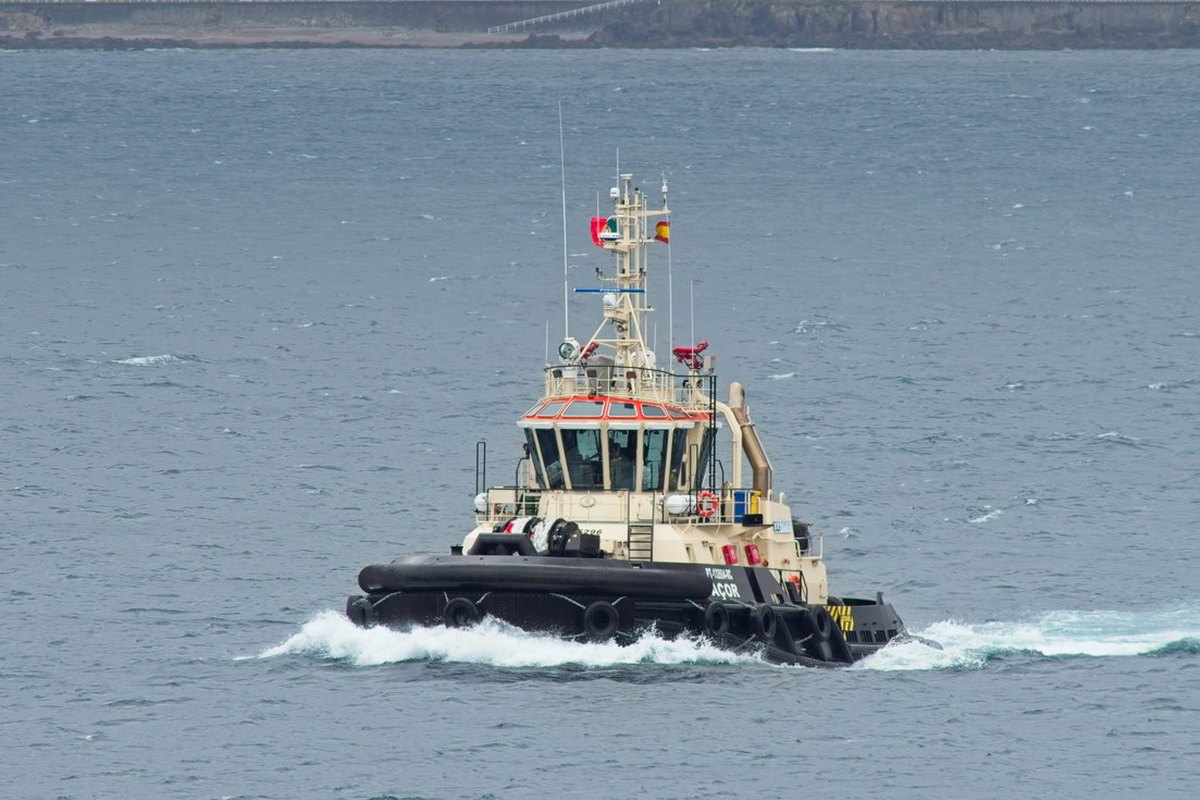 Acor, Remolcador ASD con trabajos de electrónica naval realizados por Edimar