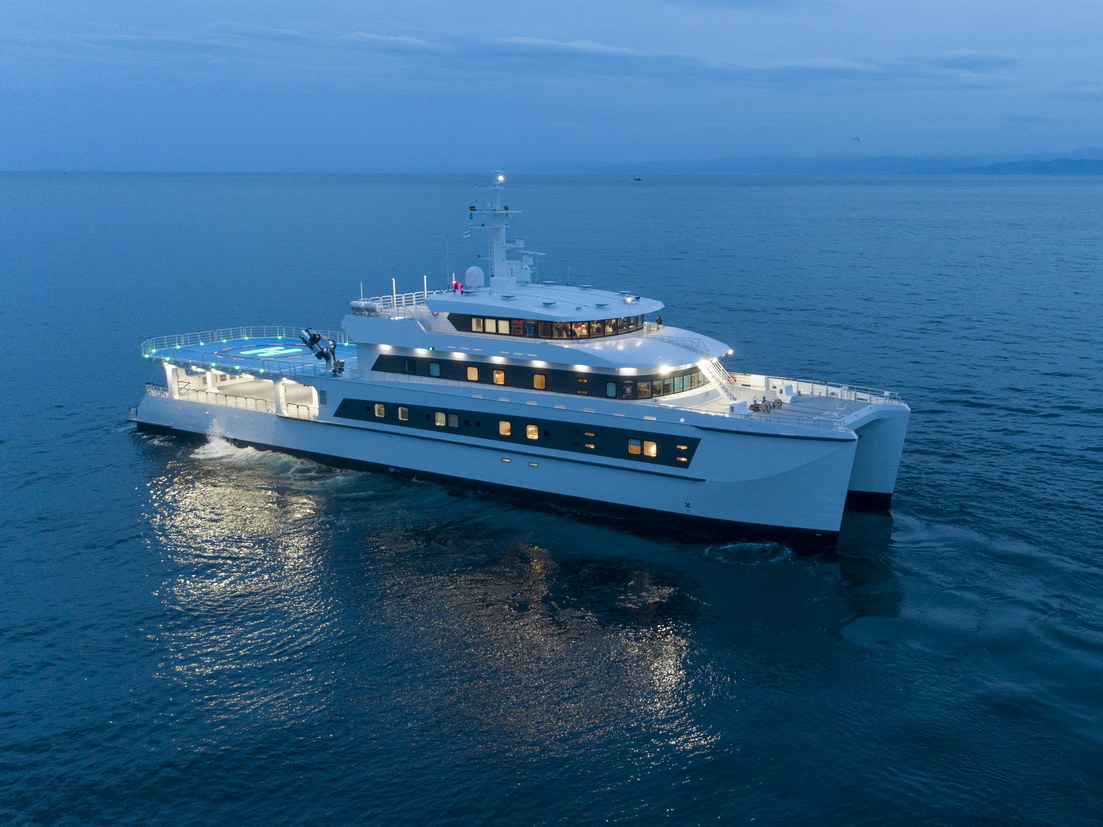 Wayfinder, Yate de apoyo con trabajos de electrónica naval realizados por Edimar